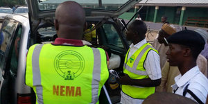 Einsatzkräfte der Nationalen Notmanagementagentur (NEMA) in Mubi, Nigeria