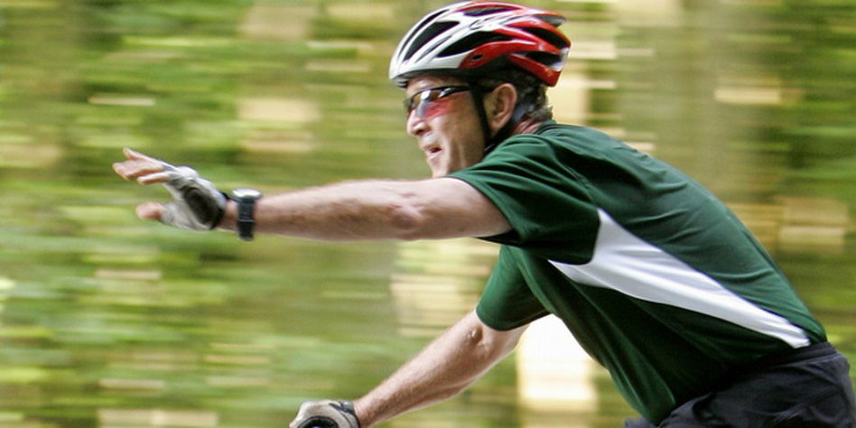 Wie nützlich ist der Fahrradhelm?: Knautschzone Hirn 