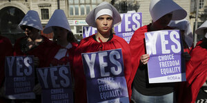 Frauen demonstrieren für die Legalisierung von Schwangerschaftsabbrüchen.