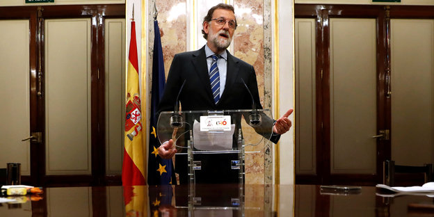 Die spanische Regierungsbank mit mehreren Ministern.