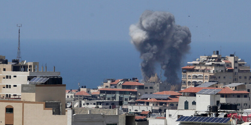 Rauchwolke über dem Gazastreifen