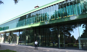 Eine gläserne Fassade der Bremer Jacobs-Uni