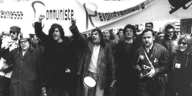 1968, Berlin: Studentenführer Rudi Dutschke (Mitte) demonstriert gegen den Vietnamkrieg