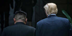 Trump und Kim von hinten