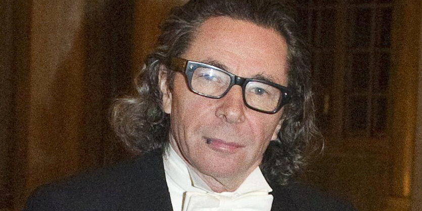 Ein Porträtfoto von Jean-Claude Arnault