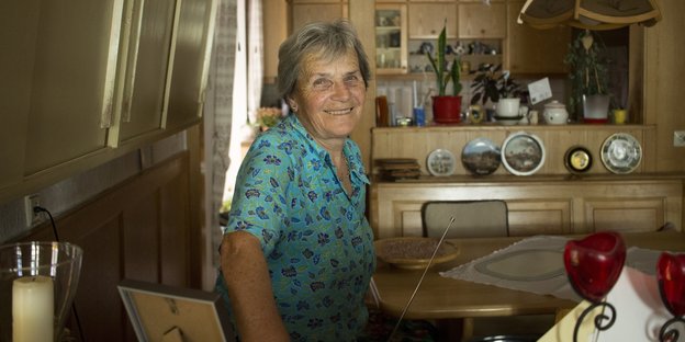 Porträt Rosemarie Straub in ihrer Küche