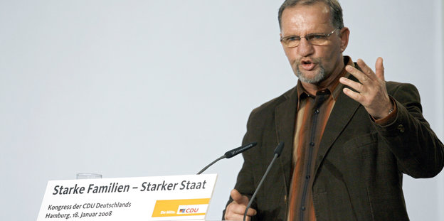 Lothar Kannenberg spricht auf einem Kongress der Hamburger CDU.