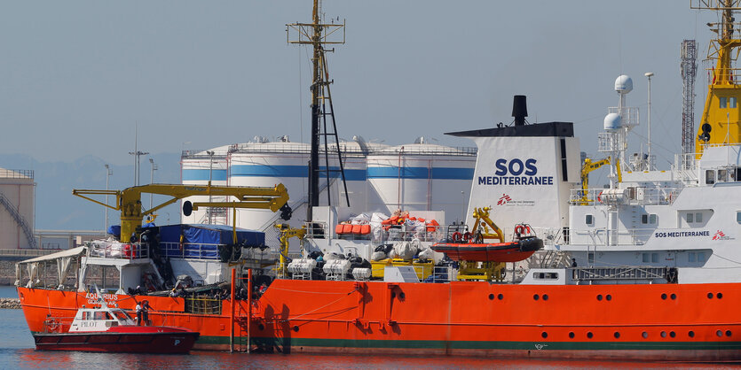 Die Aquarius im Hafen von Valencia