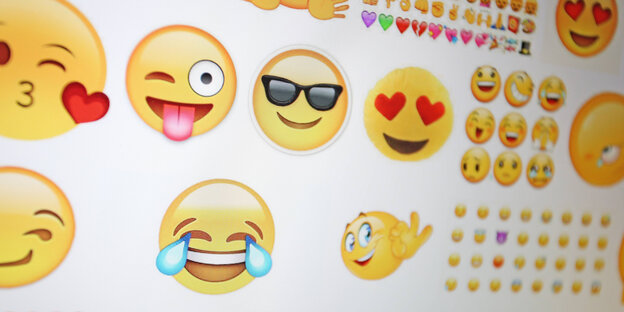 Verschiedene Emojis auf einem Computerbildschirm
