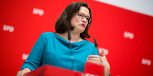 Andrea Nahles, Vorsitzende der Sozialdemokratischen Partei Deutschlands (SPD), äußert sich bei einer Pressekonferenz nach den Gremiensitzungen der Partei im Willy-Brandt-Haus.
