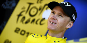 Archivbild: Der Brite Chris Froome vom Team Sky trägt das gelbe Trikot der Tour de France