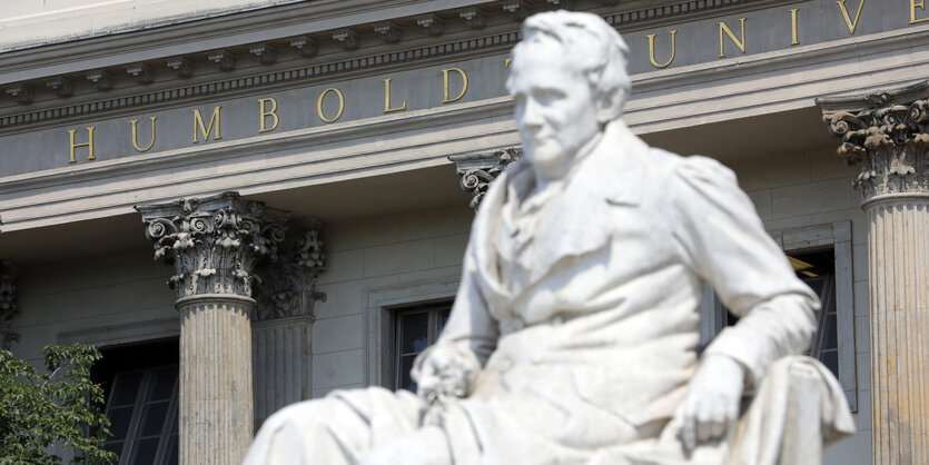 Statue von Humboldt vor der Berliner Uni