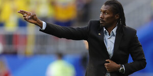 Aliou Cissé deutet wohin Aliou Cissé deutet wohin