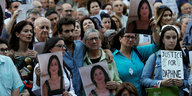 Demonstranten fordern Aufklärung des Bombenanschlags auf Daphne Caruana Galizia.