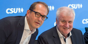 Alexander Dobrindt und Horst Seehofer bei einer Sondersitzung des CSU-Vorstand in der CSU-Parteizentrale in München.