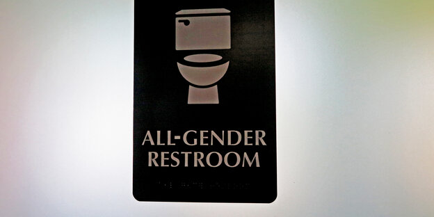 Schild mit Klo-Bild und Aufschrift "All-Gender-Restroom"