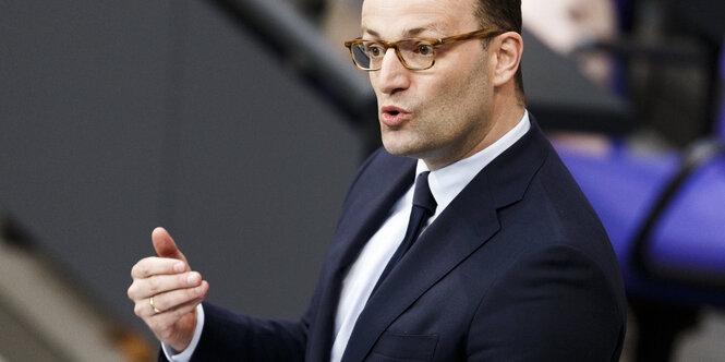 Jens Spahn spricht im Bundestag