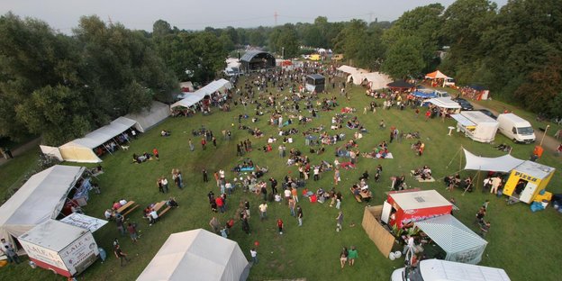 Das Gelände des Wutzrock-Festivals aus der Vogelper
