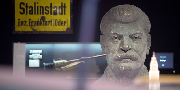 Eine Büste von Stalin in der Stasi-Gedenkstätte in Berlin-Hohenschönhausen