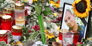 In Chemnitz gedenken Kerzen, Blumen und Fotos an den ermordeten Daniel H.
