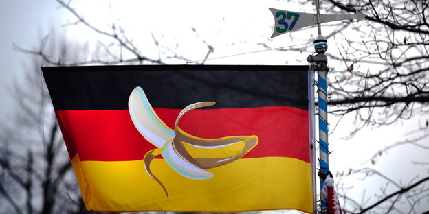 [Bild: bananenflagge.20101022-13.jpg]