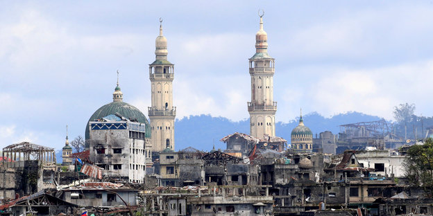Sicht auf die zerstörte Stadt Marawi