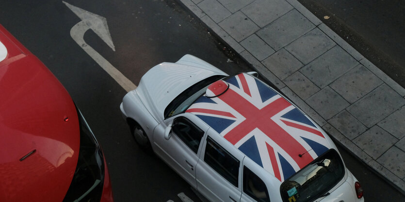 Ein Mini-Cooper mit Union Jack