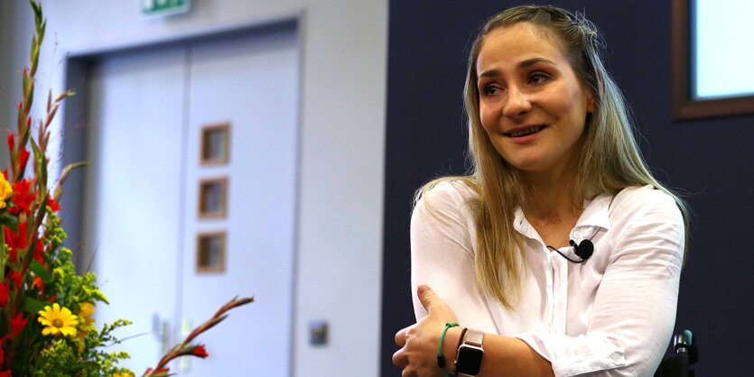 Kristina Vogel auf der Pressekonferenz in Berlin