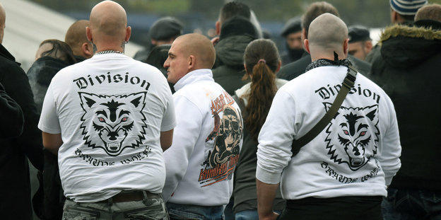 Skinheads der "Division Weiße Wölfe"