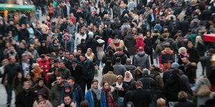 Viele Menschen in der Innenstadt