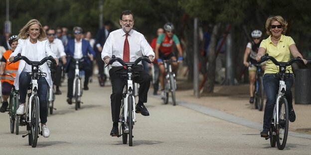 Politiker auf dem Fahrrad