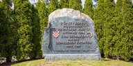 Ein Gedenkstein für kroatische Kriegsgefallene