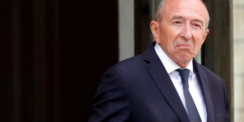 Frankreichs Innenminister Collomb verlässt den Elysée-Palast nach einem Regierungstreffen