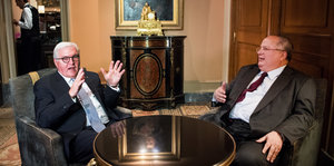 Bundespräsident Steinmeier und der griechische Außenminister Kotzias