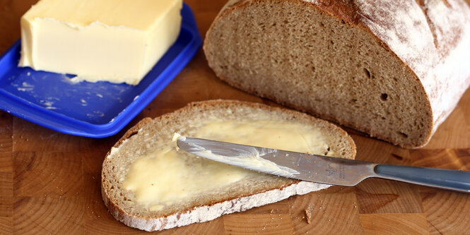 Brot, Butter, Messer