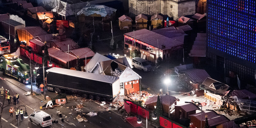 Verwüstung nach Anschlag auf dem Breitscheidplatz