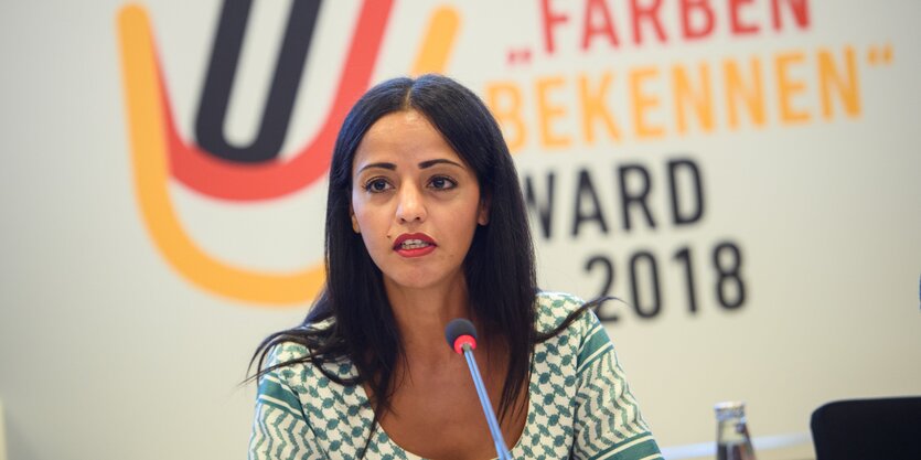 Sawsan Chebli spricht auf einer Konferenz in Berlin