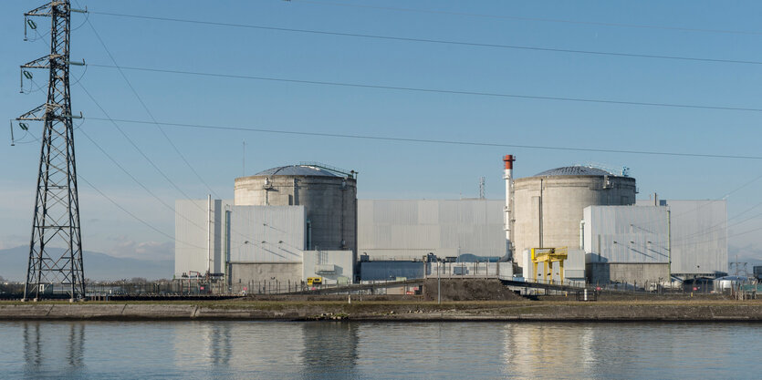 Das Atomkraftwerk in der Nähe der deutschen Grenze