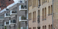 Wohnhäuser mit Balkonen