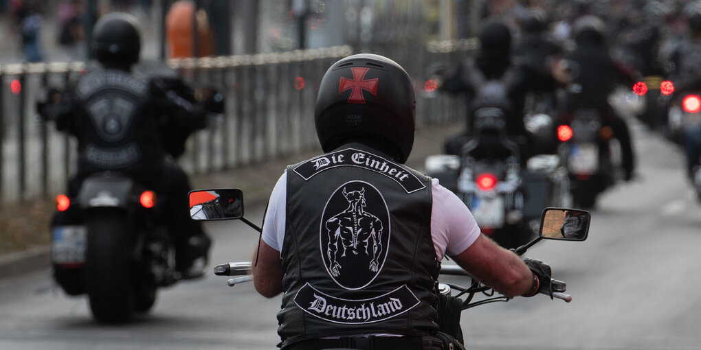 Rocker auf Motorrädern