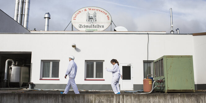 Thi Hong Bui und Van Quan Le auf dem Weg zur Arbeit