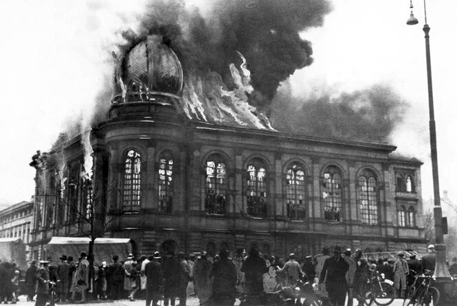 Brennende Synagoge in Frankfurt/ Main, 1938