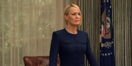 Roby Wright-Penn als Claire Underwood im Oval Office