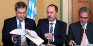 Söder und Aiwanger unterschreiben den Koalitionsvertrag von CSU und freien Wählern in Bayern