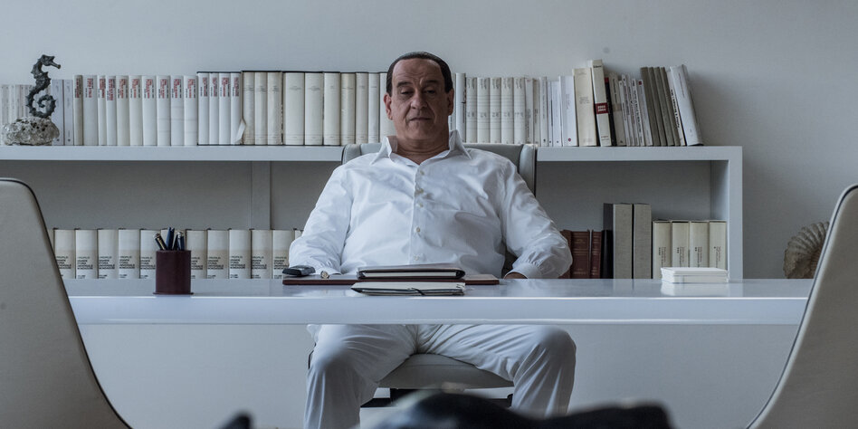 Biopic Film Uber Silvio Berlusconi Die Scheinwelt Mit Der Er Sich Umgibt Taz De