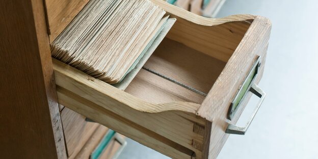 Schublade aus Holz
