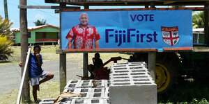 Ein Wahlplakat der Regierungspartei Fiji First