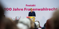 Bundesfamilienministerin Franziska Giffey spricht beim Festakt zu 100 Jahre Frauenwahlrecht im Deutschen Historischen Museum.