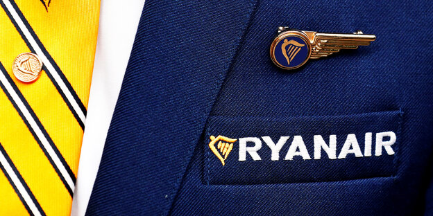 Jacke mit dem Logo von Ryanair