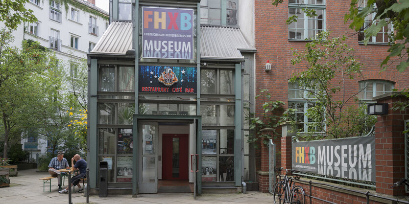 Die Eingangstür zum Museum Friedrichshain-Kreuzberg steht offen